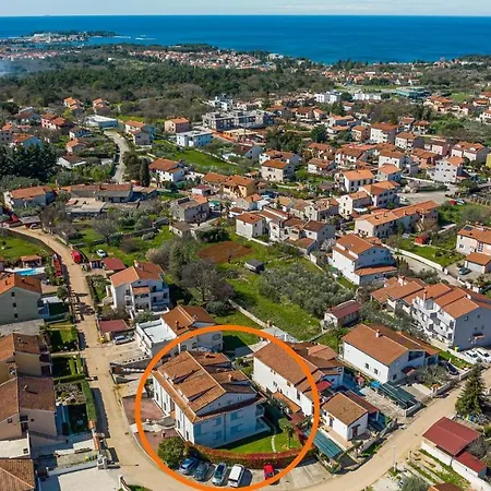 Dana With Garden & Grill Porec