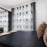 דירה Dana With Garden & Grill פורץ