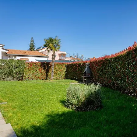 Dana With Garden & Grill * Poreč