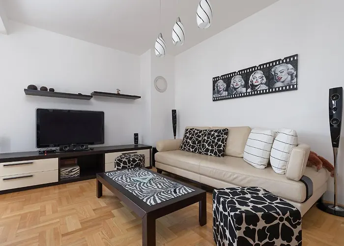 Dana With Garden & Grill * Poreč