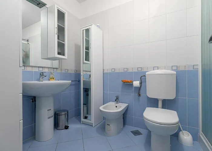 Апартаменти Dana With Garden & Grill Пореч